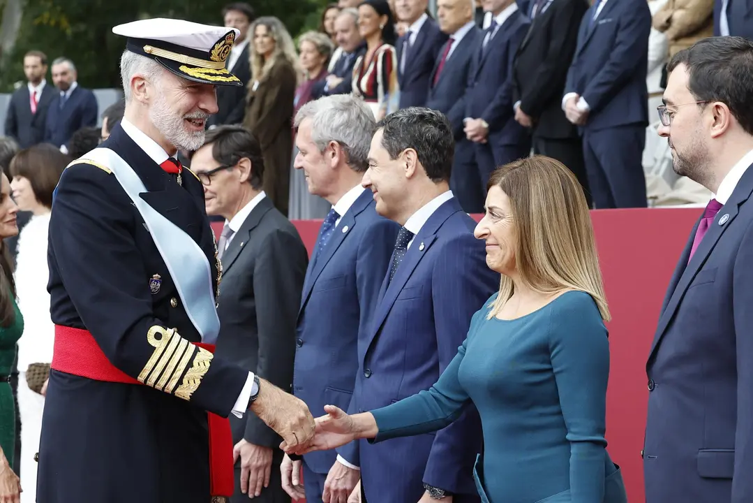 Buruaga asiste a los actos del Día de la Fiesta Nacional