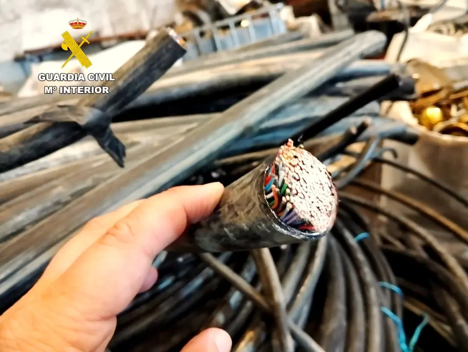Cinco investigados por apropiarse de 3.345 kilos de cable de cobre de la empresa en la que trabajaban