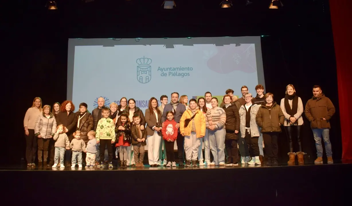 La consejera de Inclusión Social, Begoña Gómez del Río, asiste a la proyección de las campañas de sensibilización sobre el Plan Corresponsables