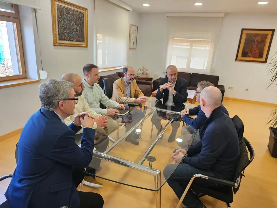 Reunión Ayuntamiento de Torrelavega y comité de empresa de Solvay