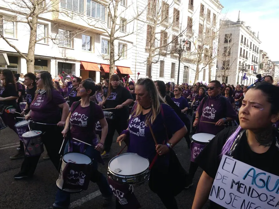 Más de 6.000 personas participan en una manifestación del 8M marcada por el recuerdo a las víctimas de El Bocal