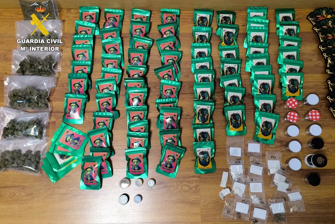 Intervenidos en tres locales de Castro más de 5,5 kilos de sustancias derivadas de marihuana para su venta