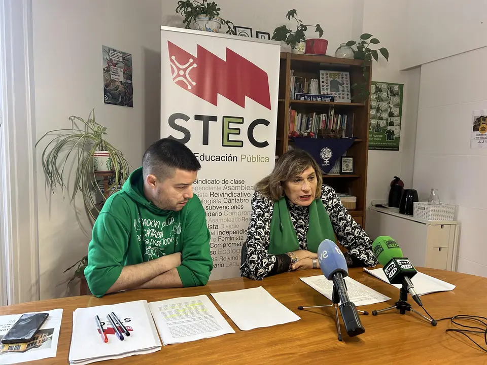 Imagen de una rueda de prensa ofrecida por representantes de STEC