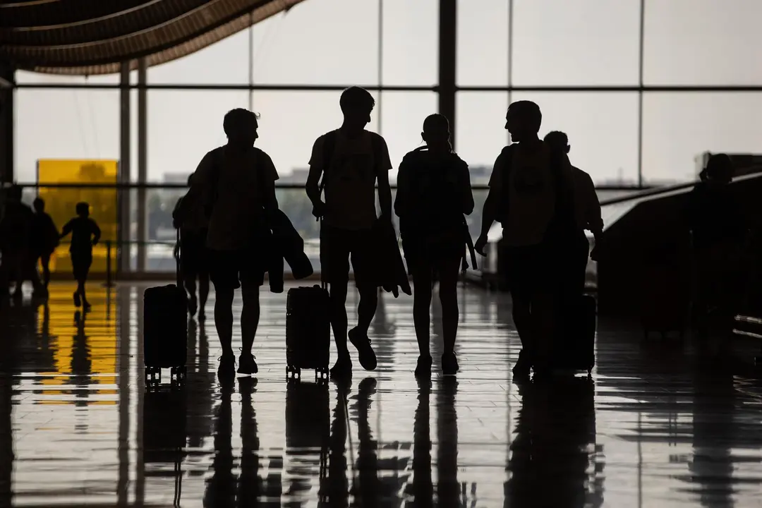 Pasajeros con maletas, en el Aeropuerto Adolfo Suárez Madrid-Barajas