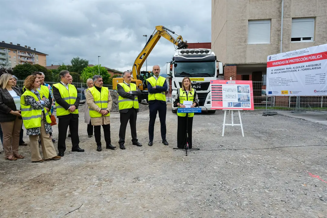 Inicio de las obras de construcción de 15 viviendas públicas en El Zapatón 