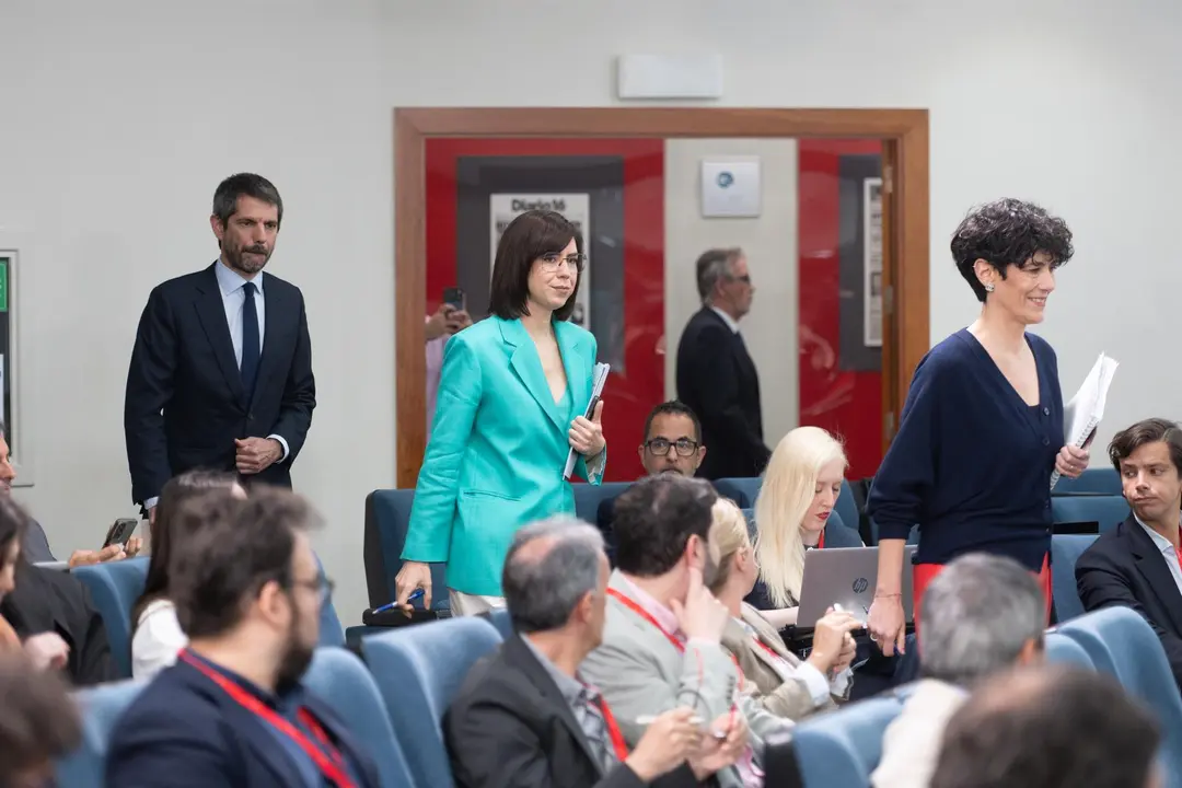 El ministro de Cultura, Ernest Urtasun; la ministra de Inclusión, Seguridad Social y Migraciones y portavoz del Gobierno, Elma Saiz; y la ministra de Ciencia, Innovación y Universidades, Diana Morant. 