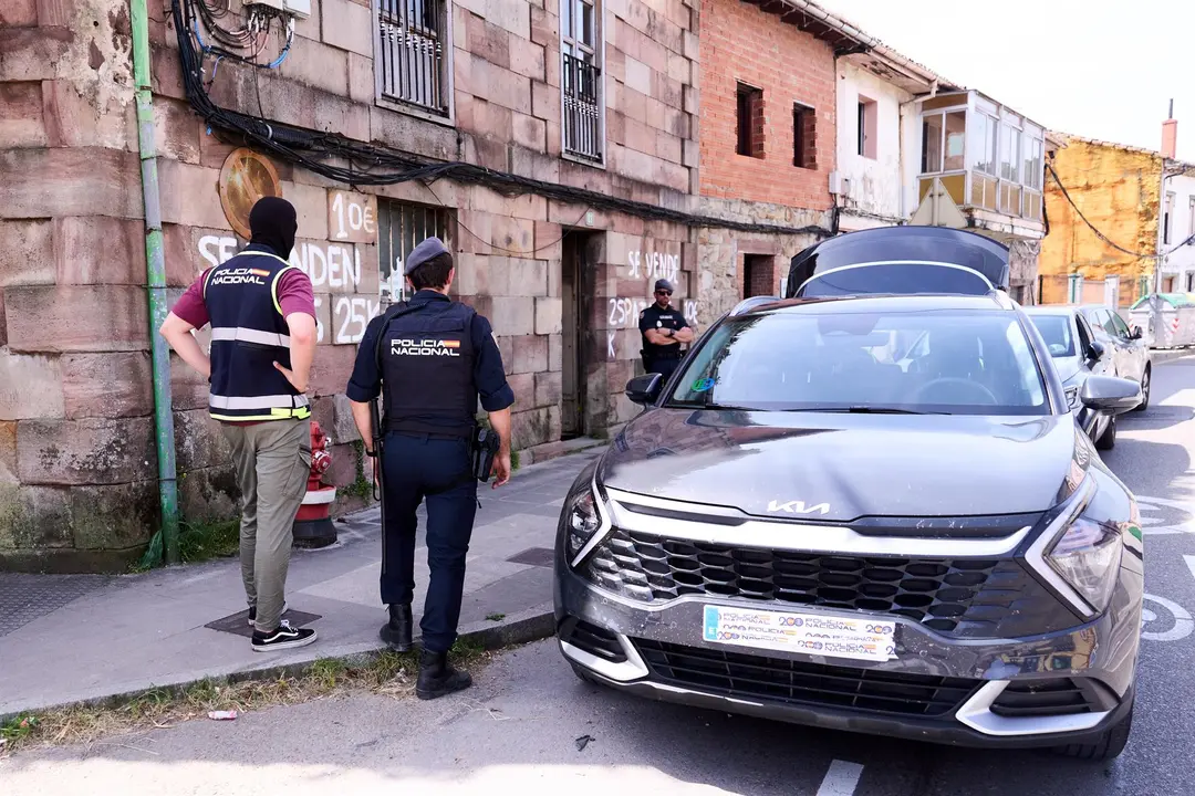 Agentes de Policía Nacional durante una operación policial 