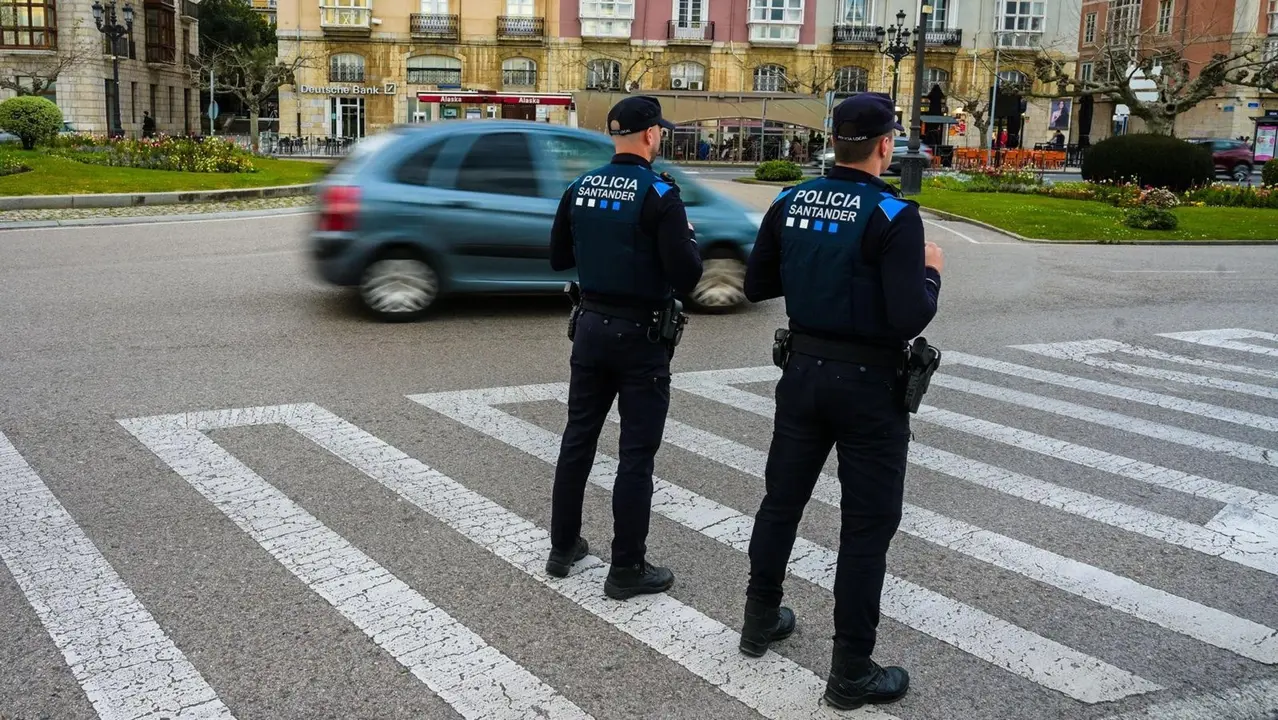 Policías locales de Santander