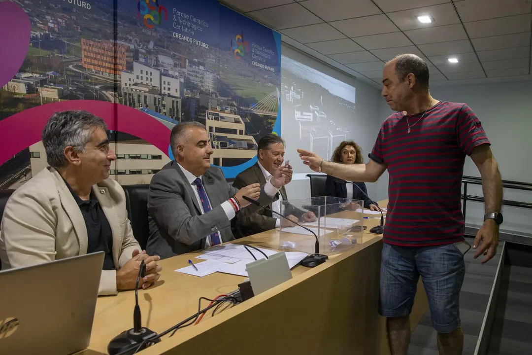 Sorteo de las tres VPO de Orejo (Marina de Cudeyo) celebrado en el salón de actos del Parque Científico y Tecnológico de Cantabria (PCTCAN) 