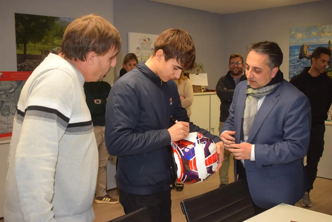 Fotografía de archivo del homenaje de Piélagos a Brian Uriarte en la XXII Gala al mérito deportivo del municipio celebrada el pasado 2025 y de la recepción celebrada en el Ayuntamiento de Piélagos el pasado 8 de enero 