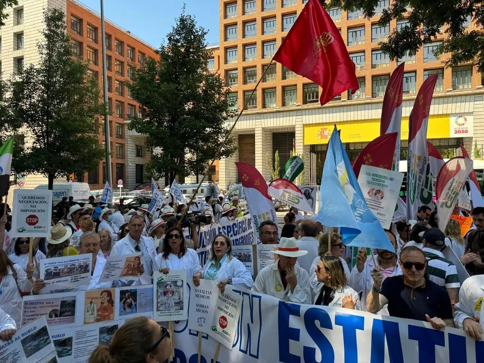 El Comité de Huelga médica eleva el conflicto contra Sanidad y el Estatuto Marco con paros indefinidos desde septiembre 