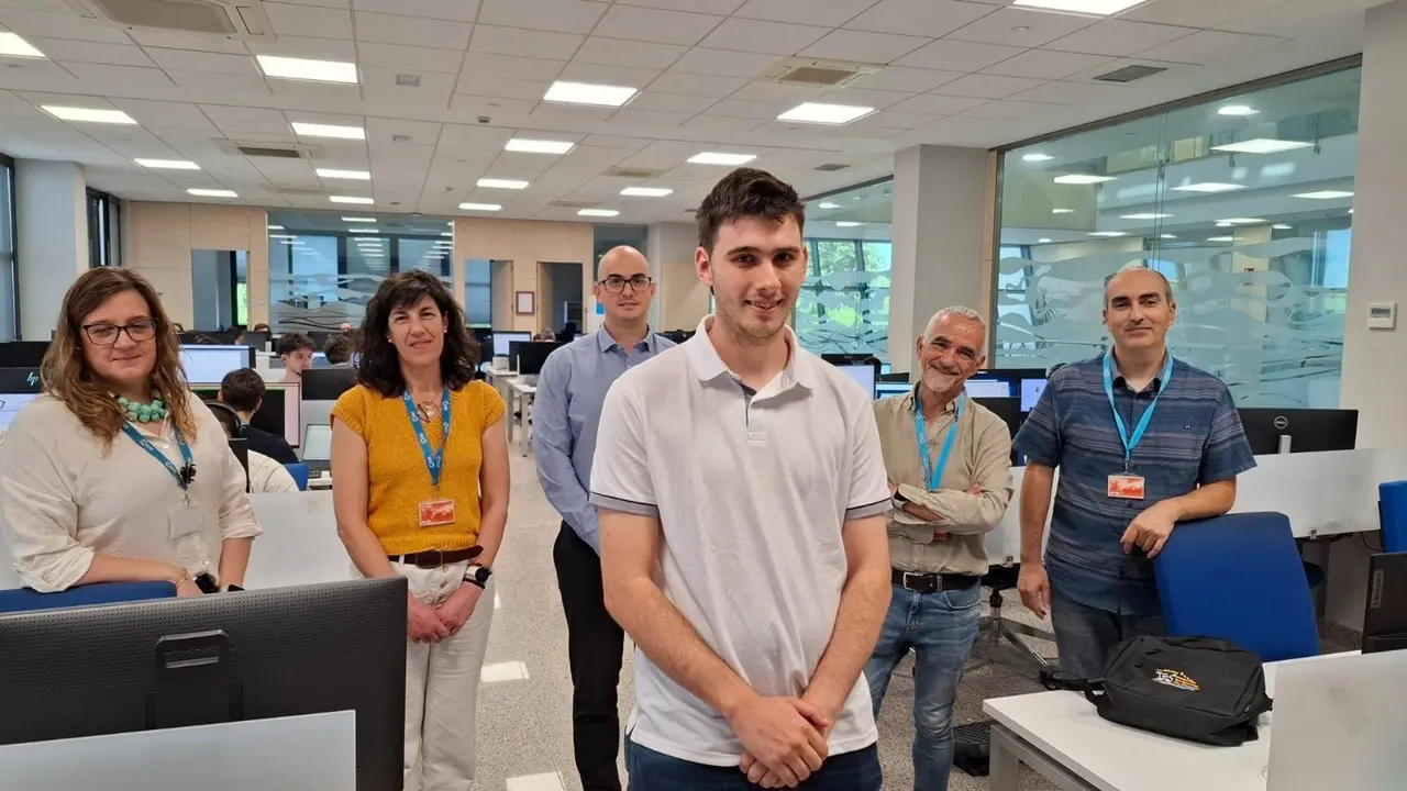 Tres estudiantes cántabros de FP, clasificados para la final de la Amazon WS de computación en la nube 