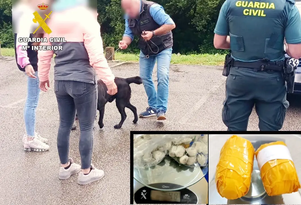 El perro de drogas trabajando en el dispositivo. En el recuadro la droga intervenida en las dos actuaciones. 