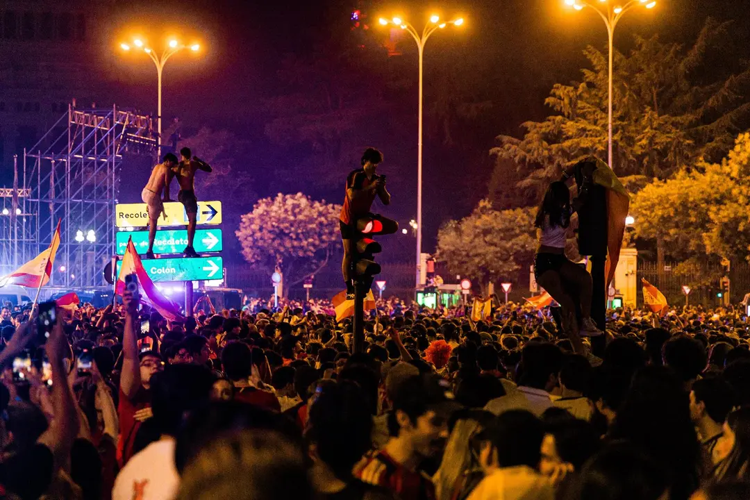 Aficionados españoles celebran la victoria de la selección española:argentina en la final del Mundial de fútbol 2026