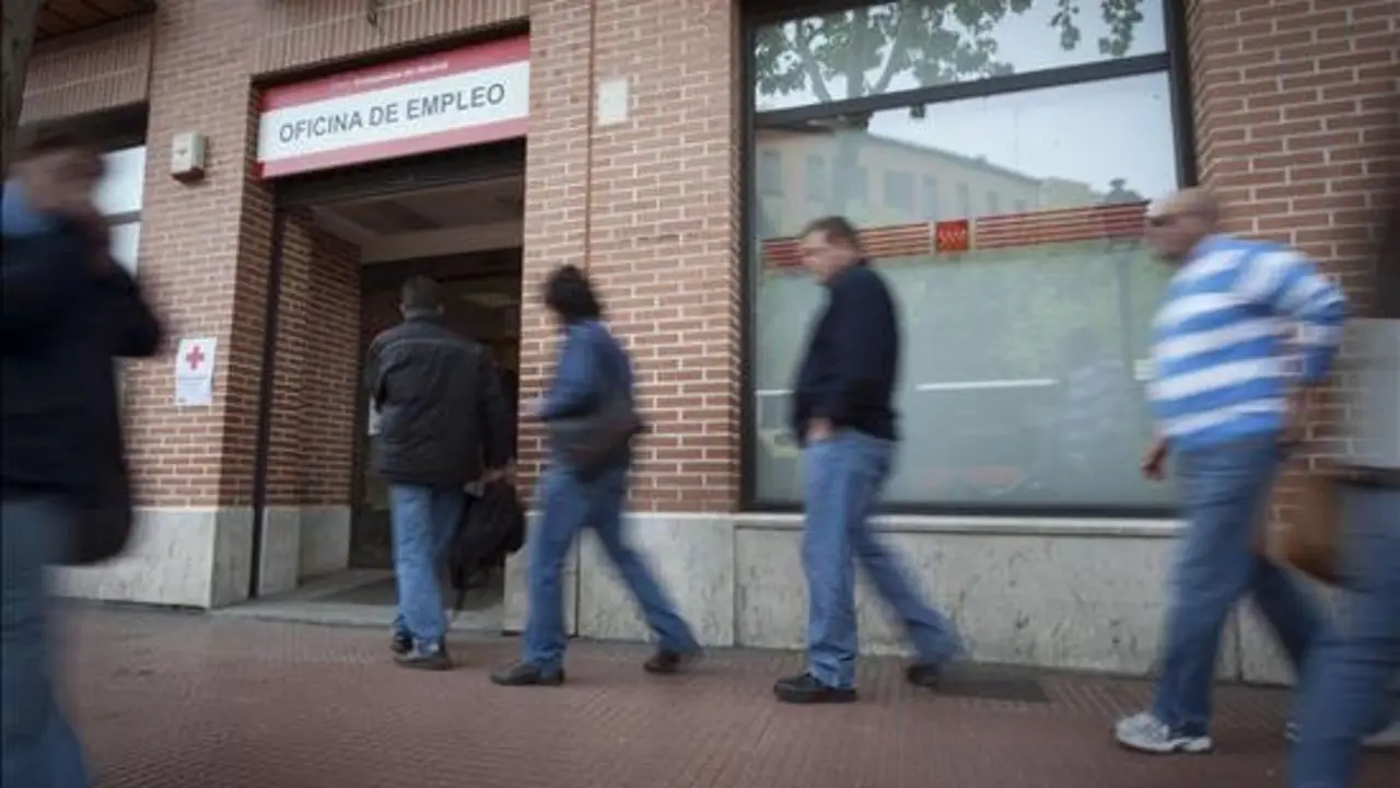 El Ministerio de Empleo y Seguridad Social advierte de que estas son las cantidades efectivamente recibidas por las CCAA tras el descuento de los 314 millones de euros de remanente que no se hab&iacute;a utilizado en el ejercicio anterior. EFE/Archivo