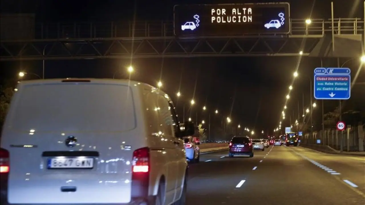 Madrid activa a las 6.00 la limitaci&oacute;n de velocidad por la contaminaci&oacute;n