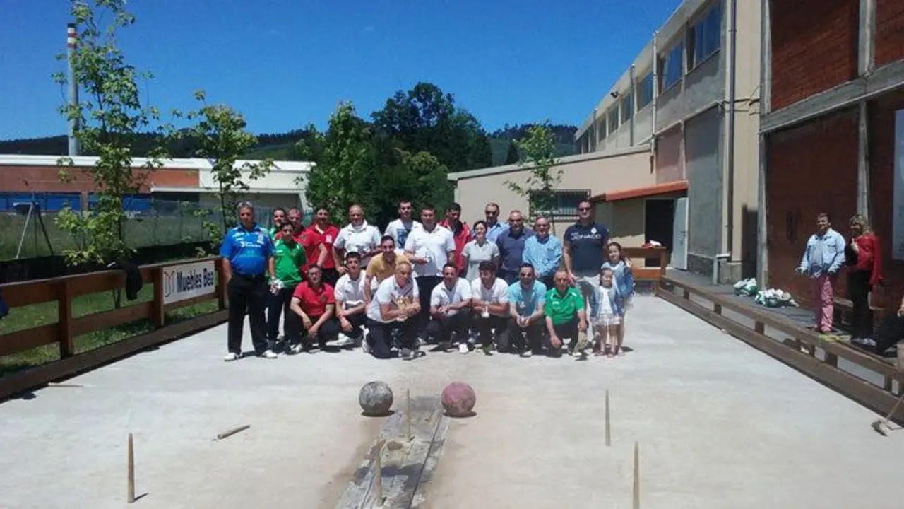 El concurso de Bolo Pasiego, disputado en Vio&ntilde;o el pasado fin de semana, continuar&aacute; a lo largo de la semana