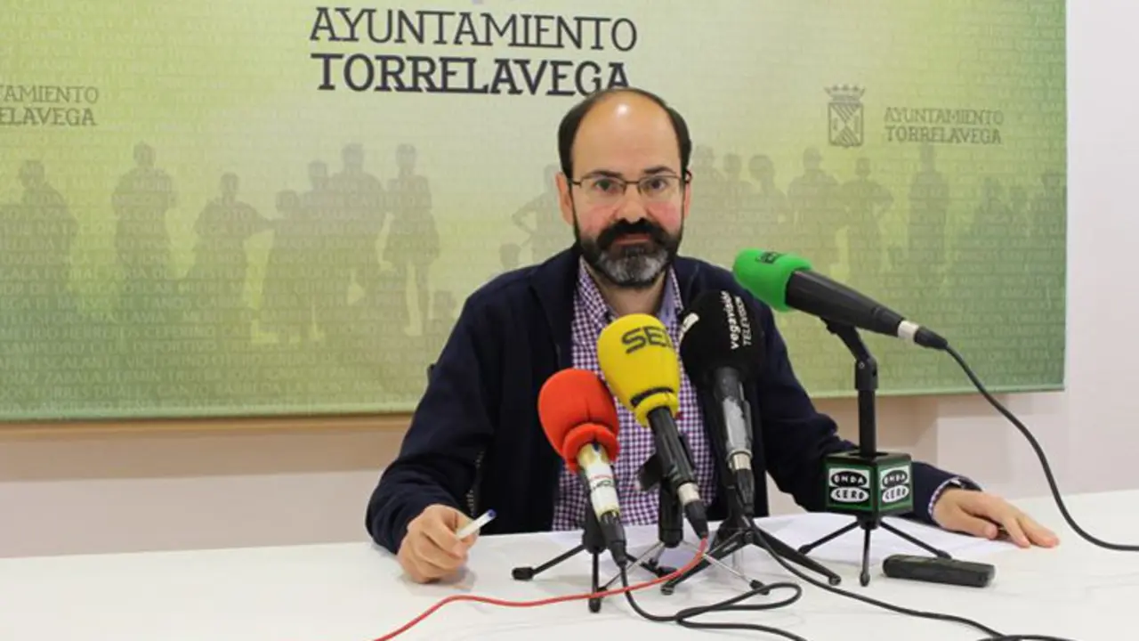 Jos&eacute; Luis Urraca, concejal de R&eacute;gimen Interior y Recursos Humanos, ha anunciado que el Servicio de Limpieza Viaria va a tener una atenci&oacute;n preferente y tambi&eacute;n entrar&aacute;n otros servicios p&uacute;blicos esenciales