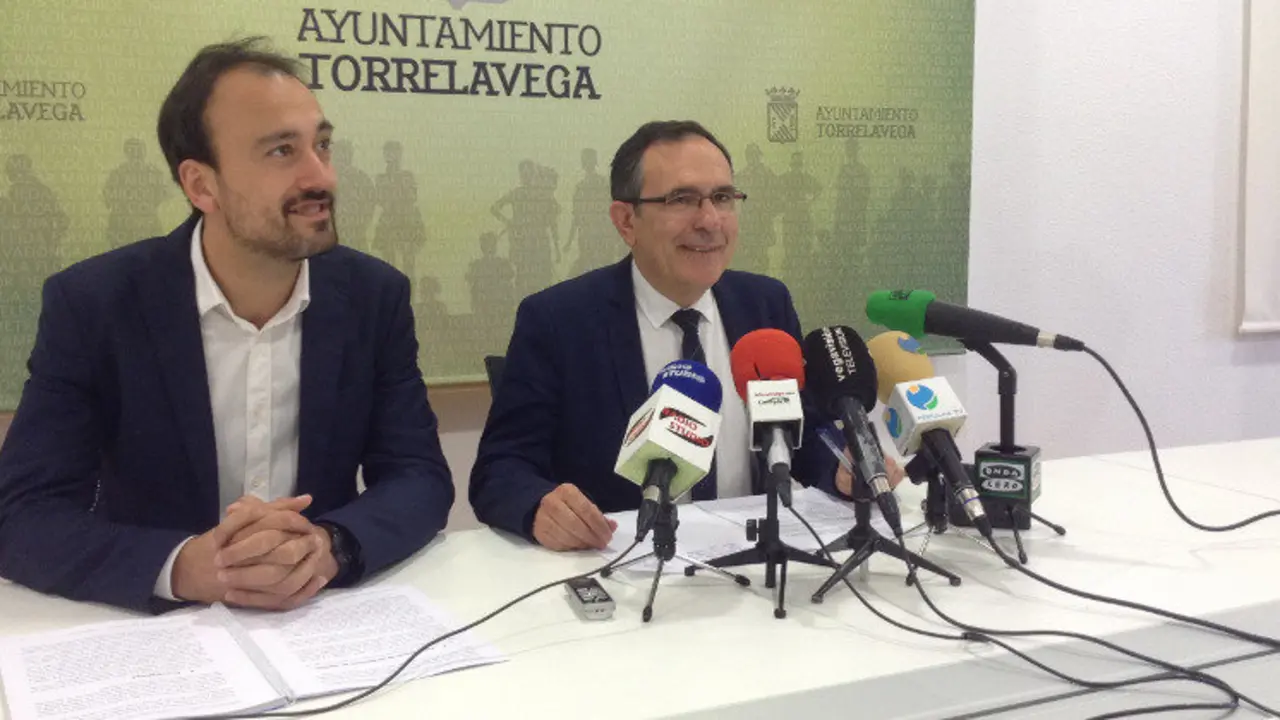 Rueda de prensa de esta ma&ntilde;ana del alcalde, Jos&eacute; Manuel Cruz Viadero, y del primer teniente de alcalde, Javier L&oacute;pez Estrada.
