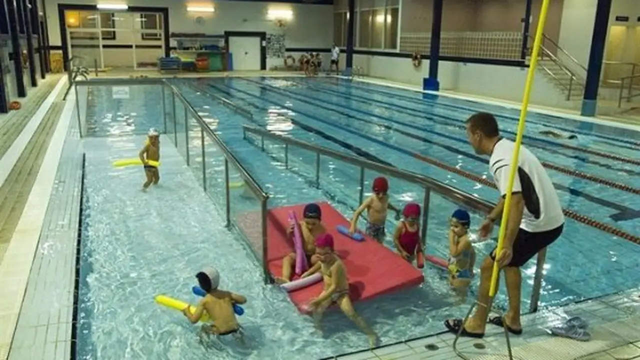 El concejal de Deportes ha explicado que los cursos de nataci&oacute;n son los que m&aacute;s demanda han tenido
