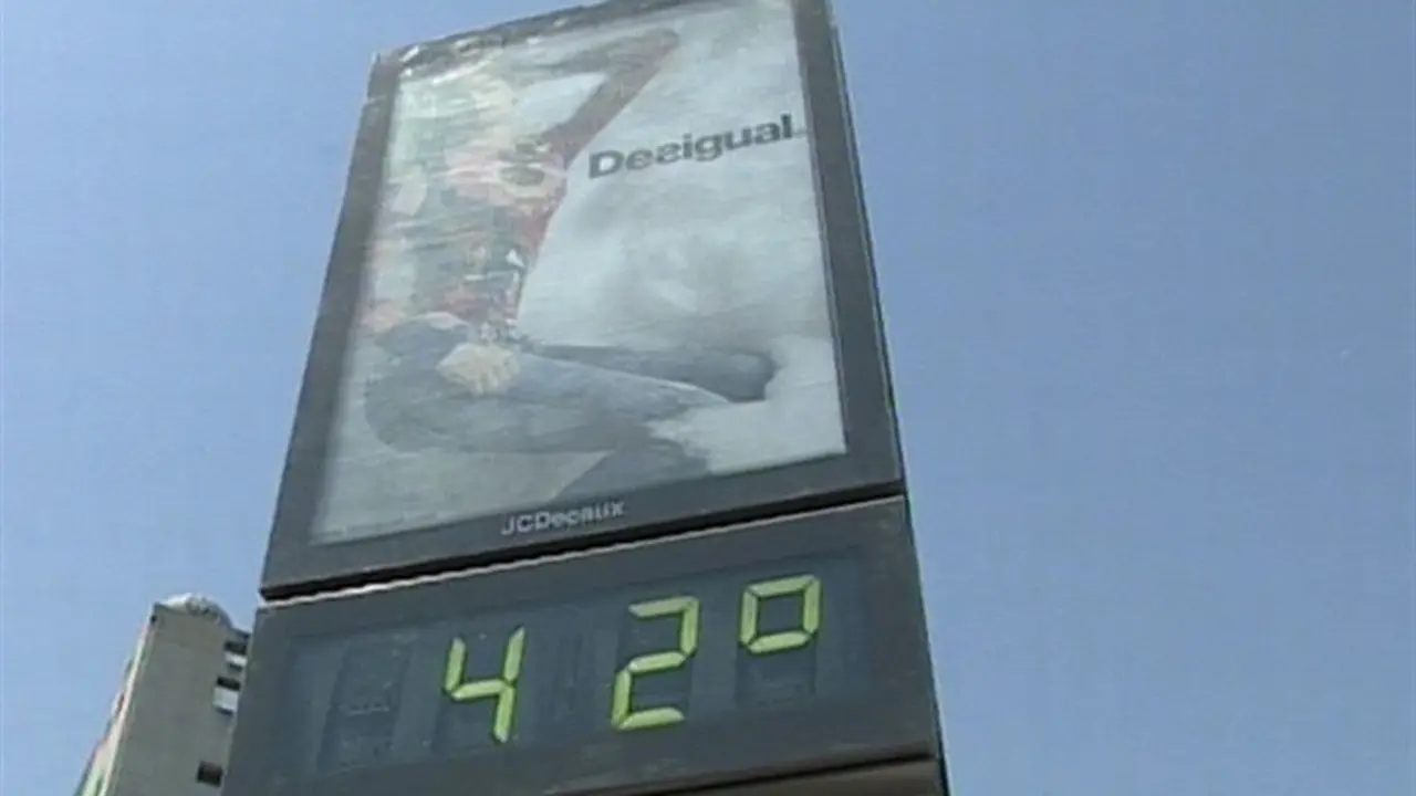 la AEMET se&ntilde;ala que julio de este a&ntilde;o ha tenido un car&aacute;cter entre "muy c&aacute;lido y extremadamente c&aacute;lido" en el sur, centro y oeste de la pen&iacute;nsula