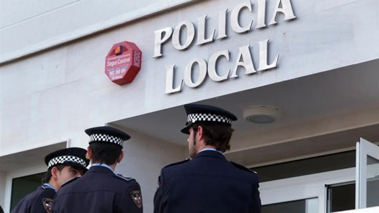 La Polic&iacute;a Local de Santander procedi&oacute; a su detenci&oacute;n, instruy&eacute;ndose las preceptivas diligencias judiciales