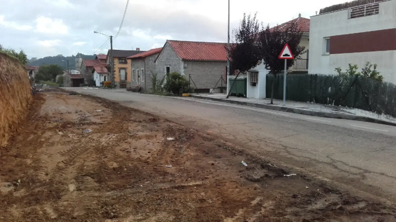 Las obras de construcci&oacute;n de la acera B&ordm; El Campo de Oru&ntilde;a