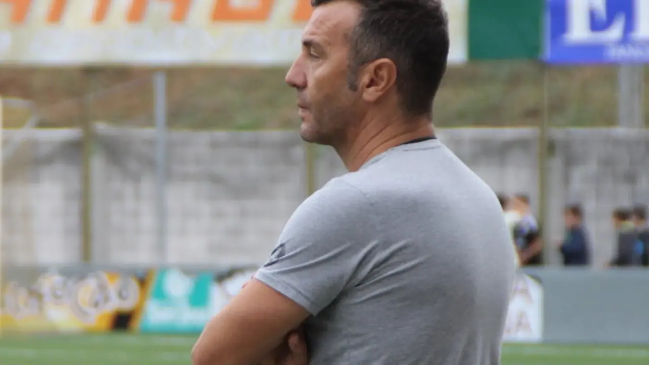 Geli dirigiendo al Trope