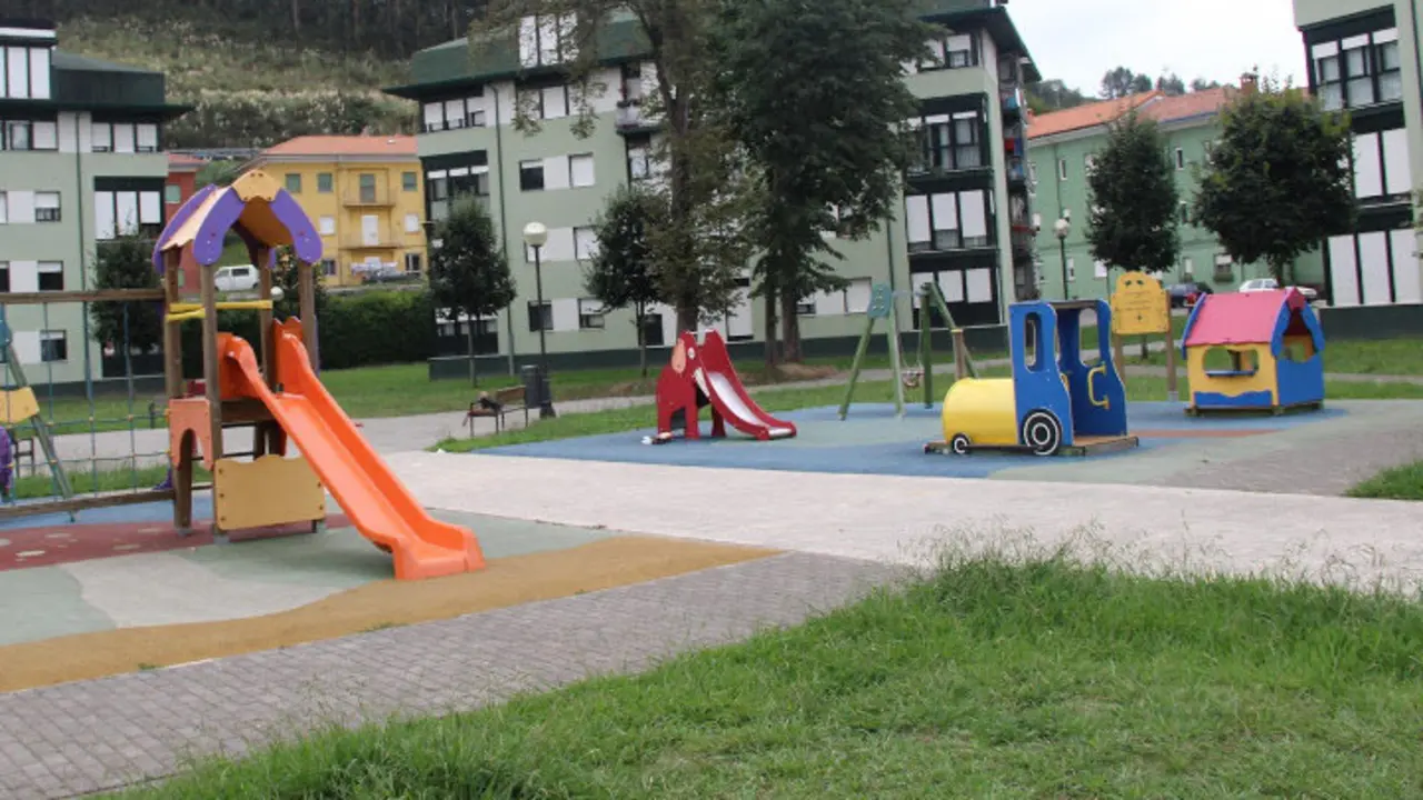 Parque infantil en La Ferretera-Foto: Lalo Cuevas