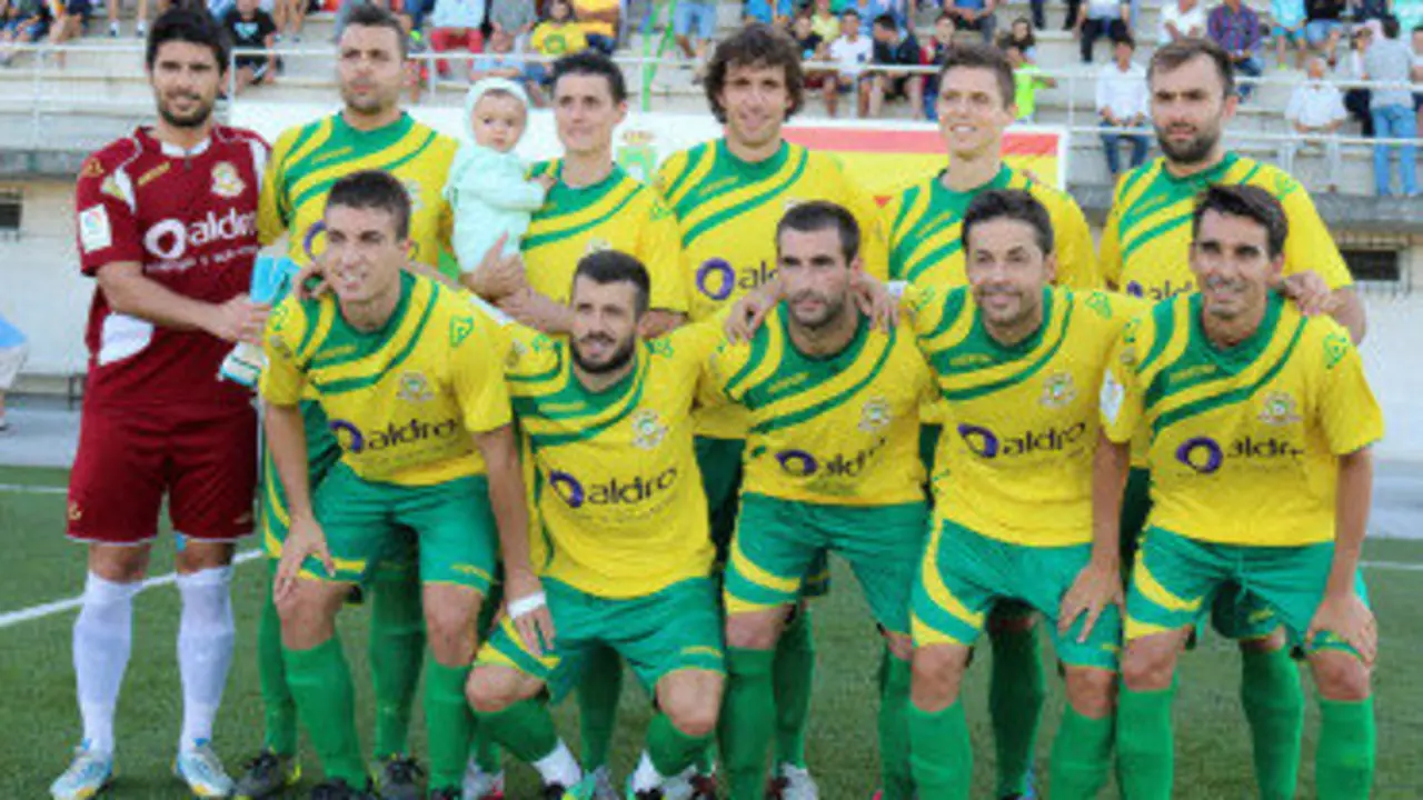 Formaci&oacute;n del Trope en un partido de pre-temporada