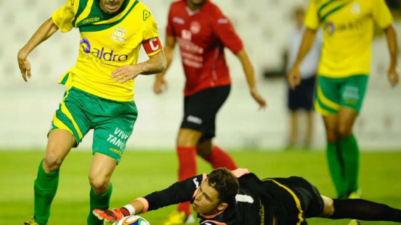 El Tropez&oacute;n pierde el primer partido en casa