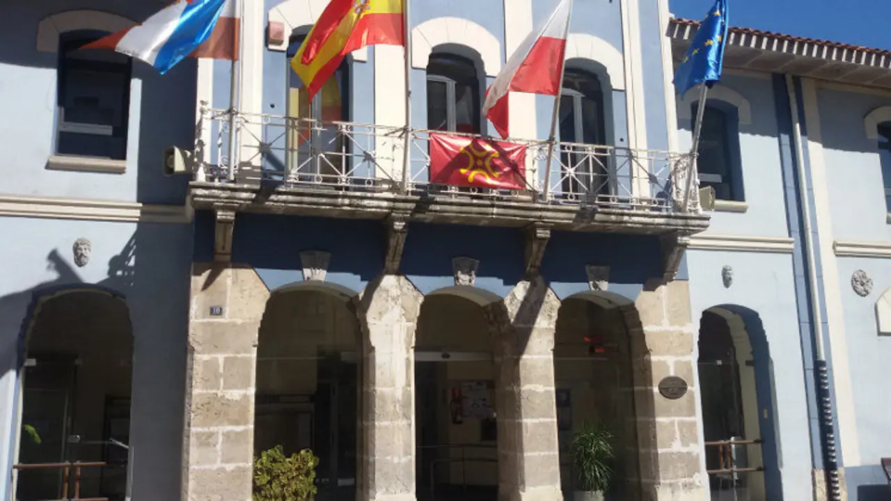 El Ayuntamiento de Astillero deber&aacute; pagar los salarios debidos a esta trabajadora desde su despido