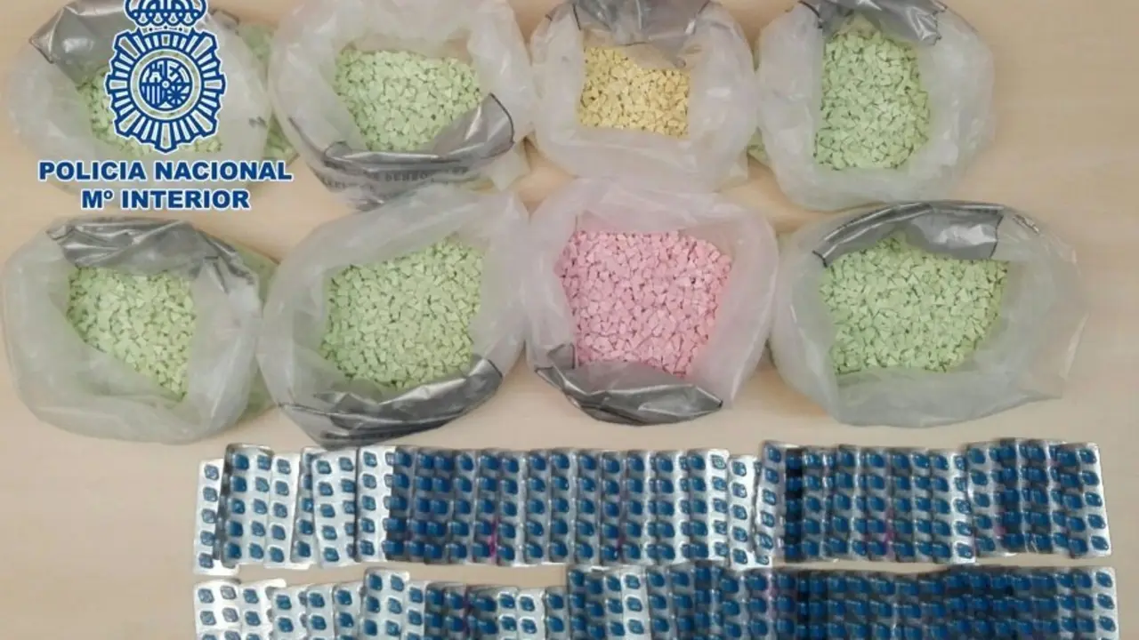 Las pastillas se encontraban alojadas en el interior de ocho paquetes envasados al vac&iacute;o