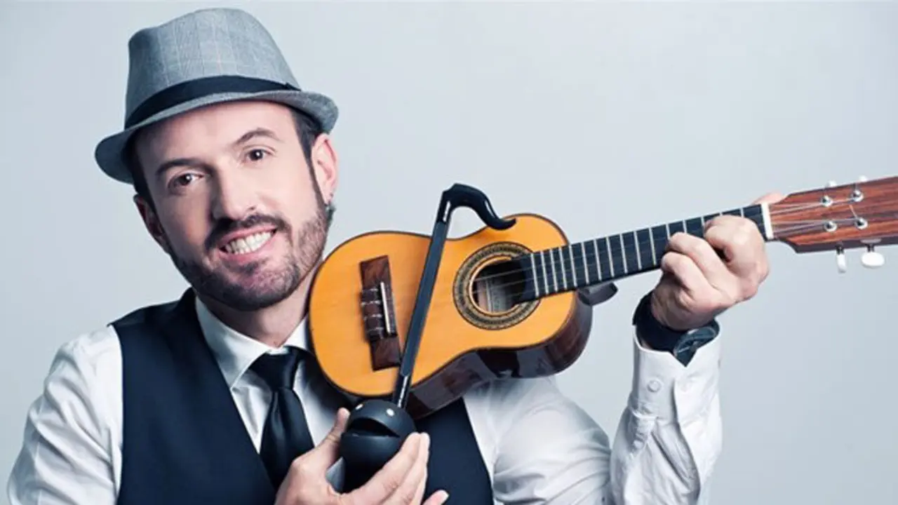 El actor Alex O&acute;Dogherty visita Torrelavega