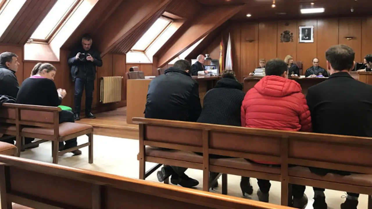 Acusados de tr&aacute;fico de drogas y blanqueo de capitales, durante el juicio