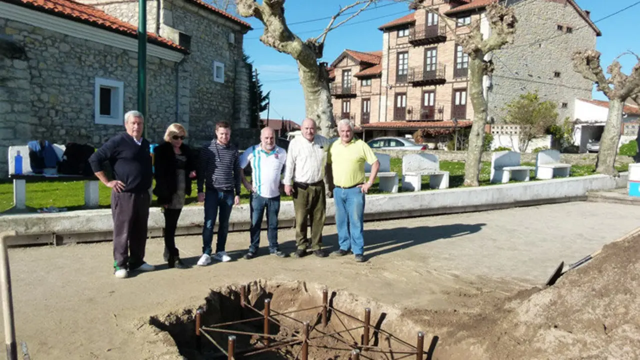 Visita de las autoridades a la bolera