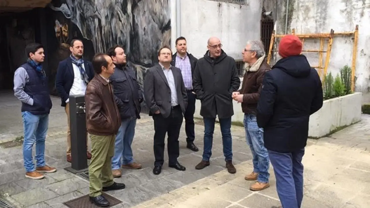 Visita de los miembros del grupo a la capital del Besaya