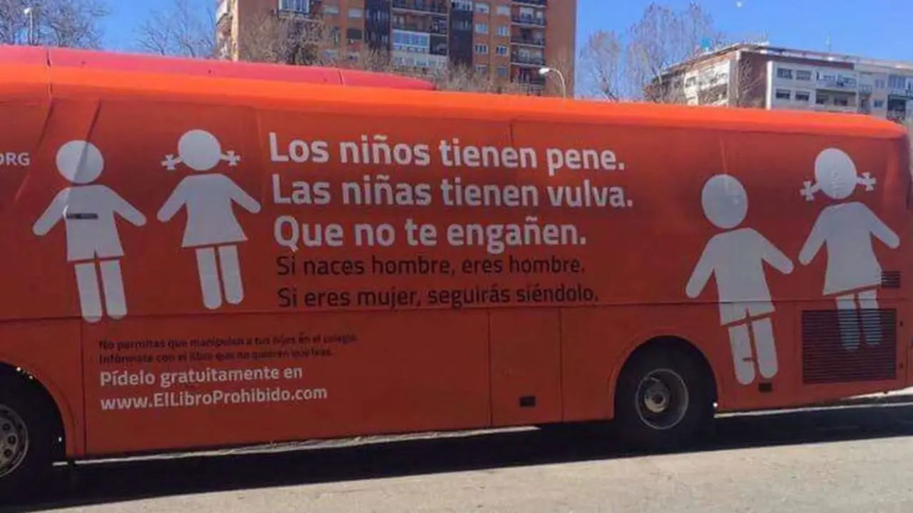Autob&uacute;s de Hazte O&iacute;r contra los transexuales
