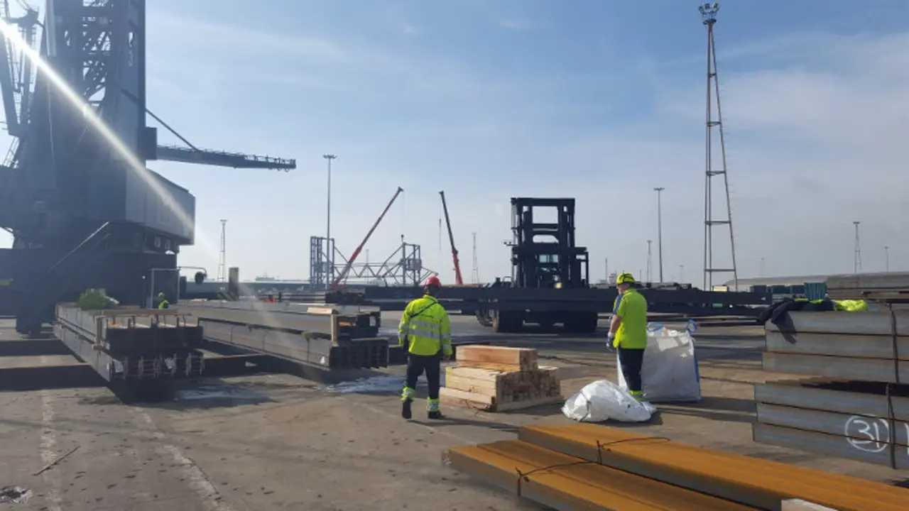 Estibadores en el puerto