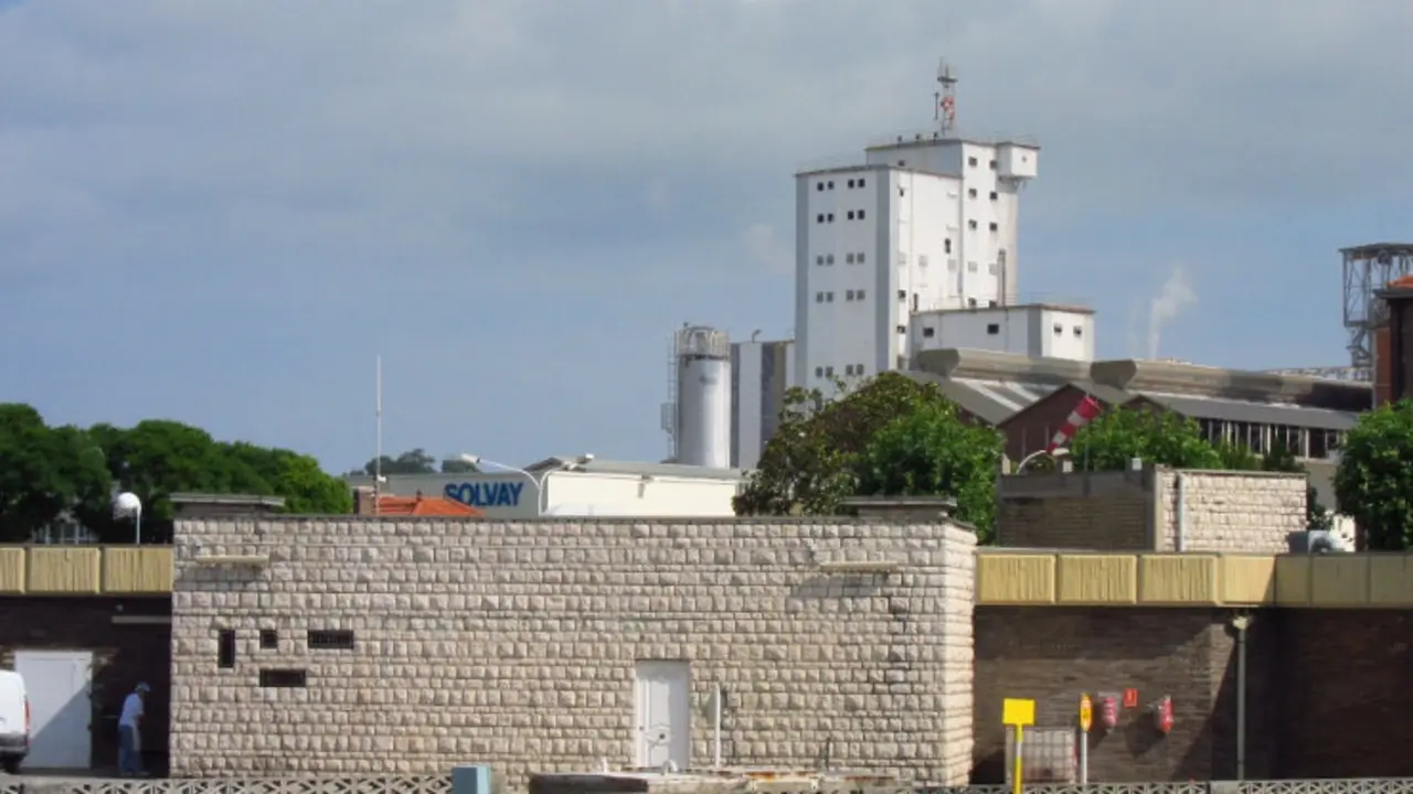 F&aacute;brica de cloro de Solvay en Torrelavega