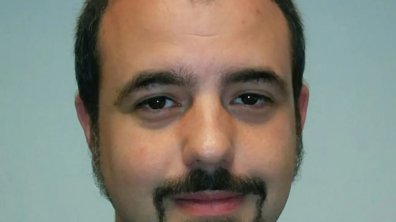 Eduardo Mart&iacute;nez-Larraz