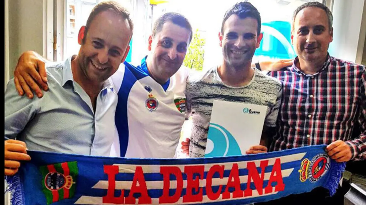 Tom&aacute;s (Presidente de la R. S. Gimn&aacute;stica de Torrelavega), Antonio (Presidente de la Pe&ntilde;a La Decana), Hugo y Javier (Seguros Bueno)