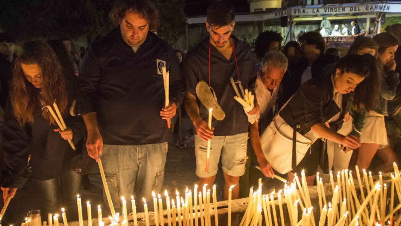 Encendido de las velas en Revilla de Camargo