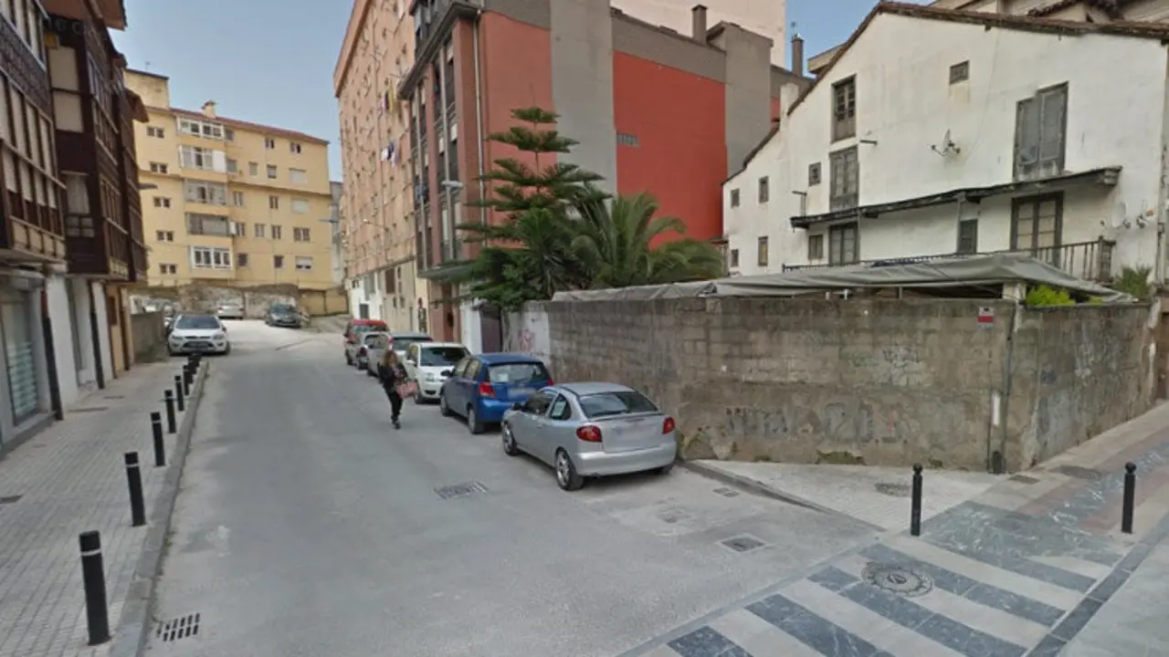 Entrada del parking de Novalina