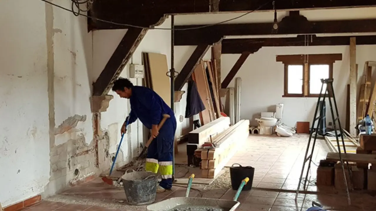 Inicio de las obras en el Centro de Cortiguera