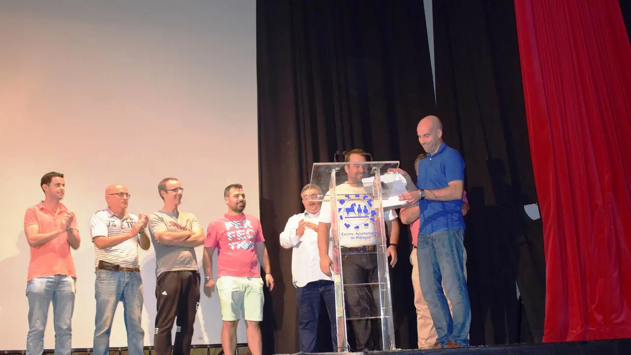 PRESENTACI&Oacute;N TEMPORADA 2017-2018 ESCUELA MUNICIPAL F&Uacute;TBOL PI&Eacute;LAGOS (10)