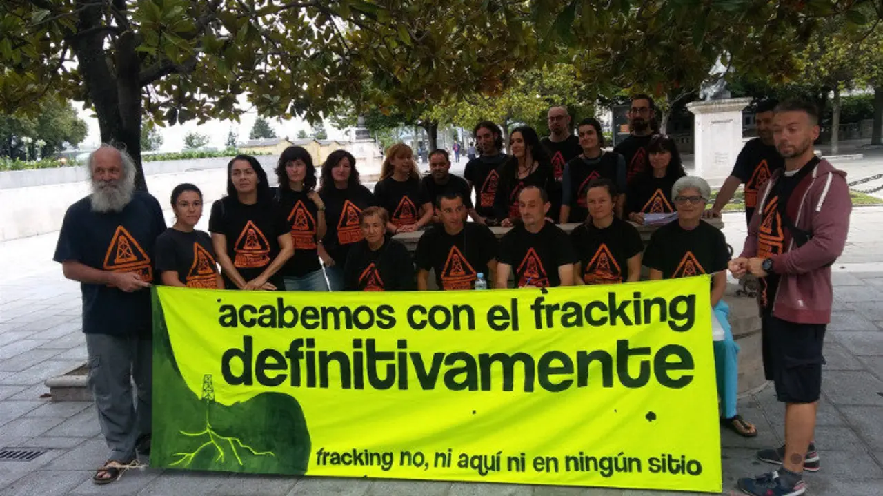 Protesta de la Asamblea contra la Fractura Hidr&aacute;ulica de Cantabria