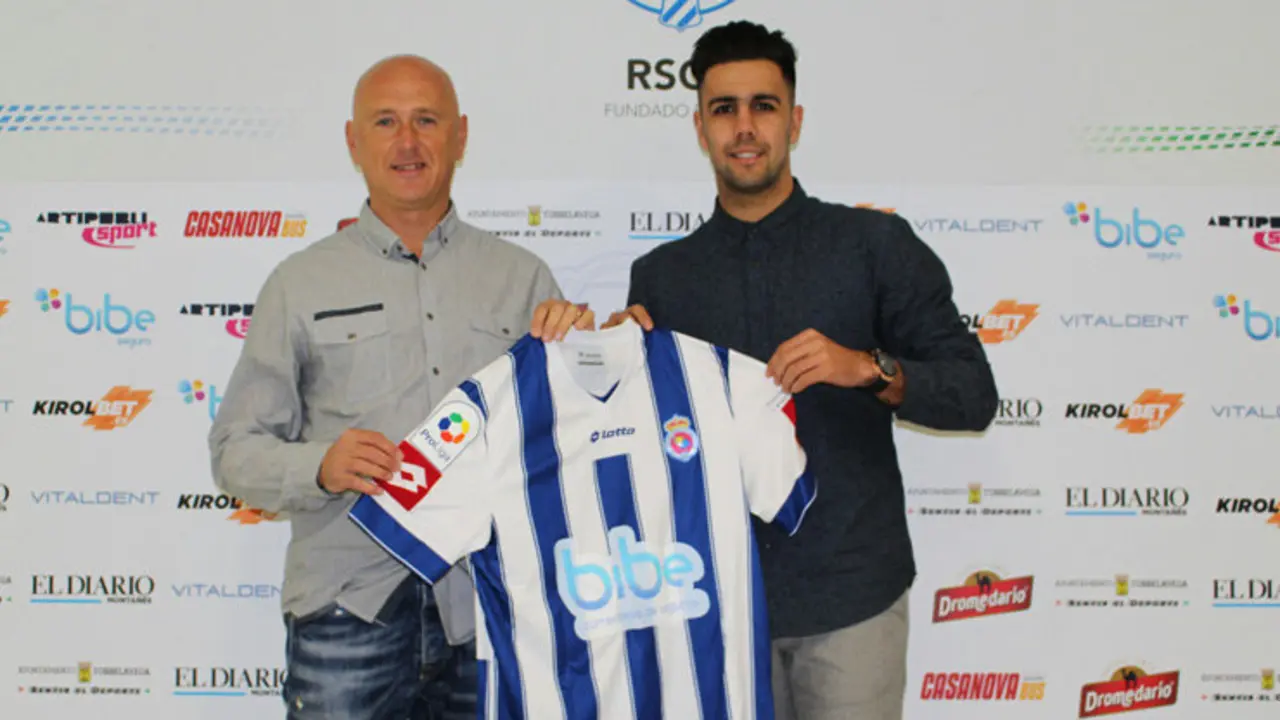 Juanma Barbero, delantero de la Gimn&aacute;stica