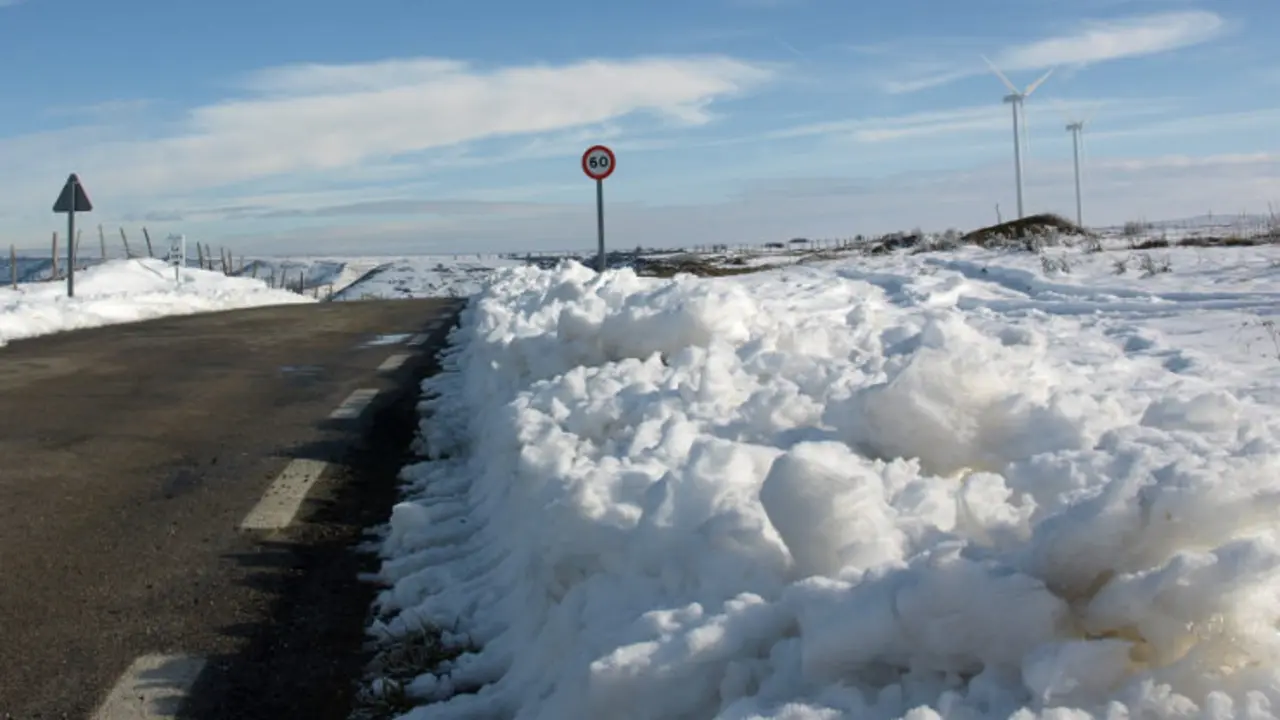 Cantabria contin&uacute;a este domingo en aviso por nevadas
