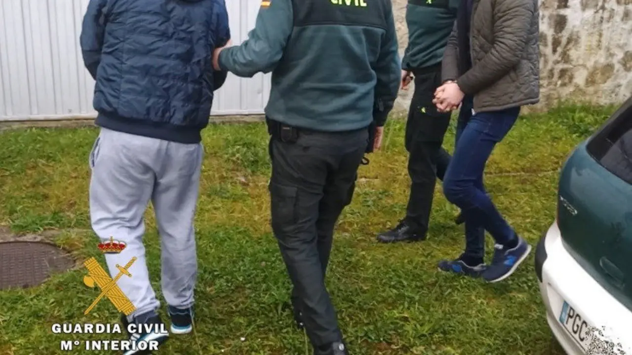 Detenci&oacute;n de la Guardia Civil de los dos presuntos ladrones